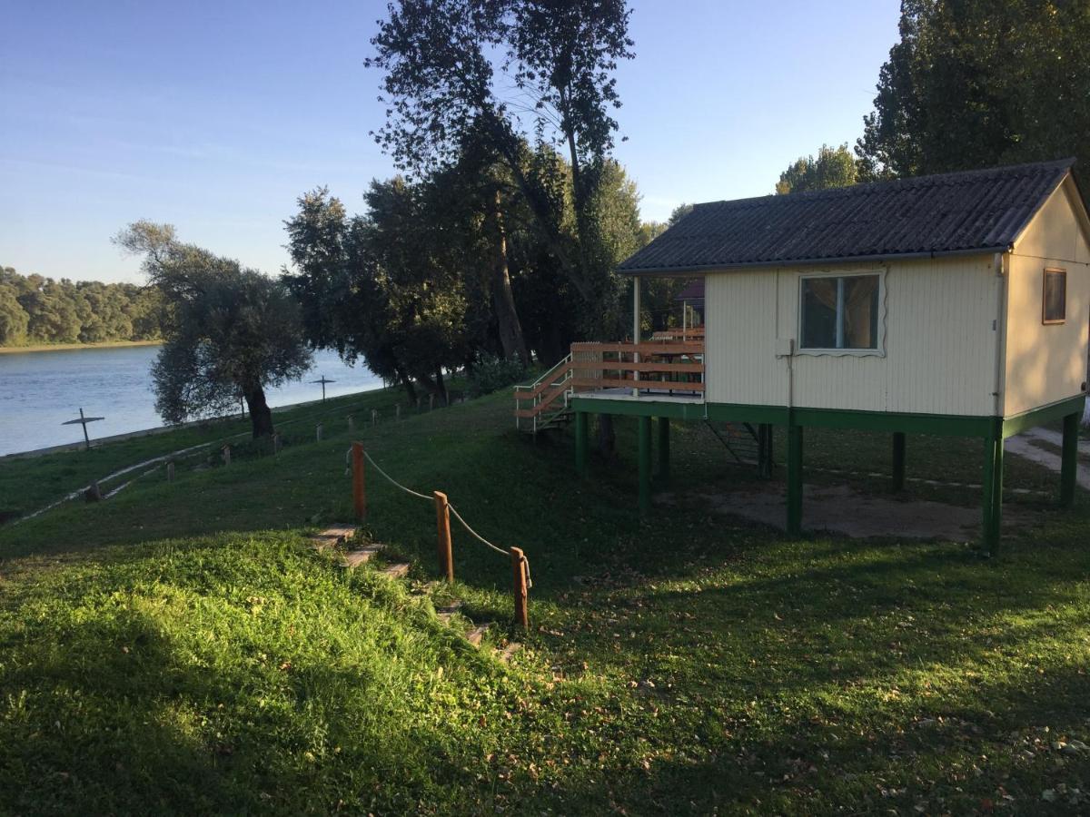 Отель Bungalow Park Сентендре Экстерьер фото